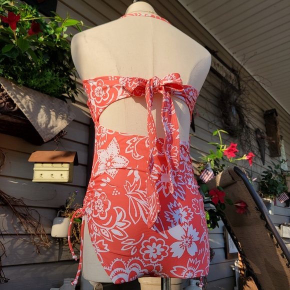 BEACH HOUSE ♡ Gorgeous Coral 'n White Strap(Less) Tie Back Adj Swimsuit 12 - Picture 12 of 17